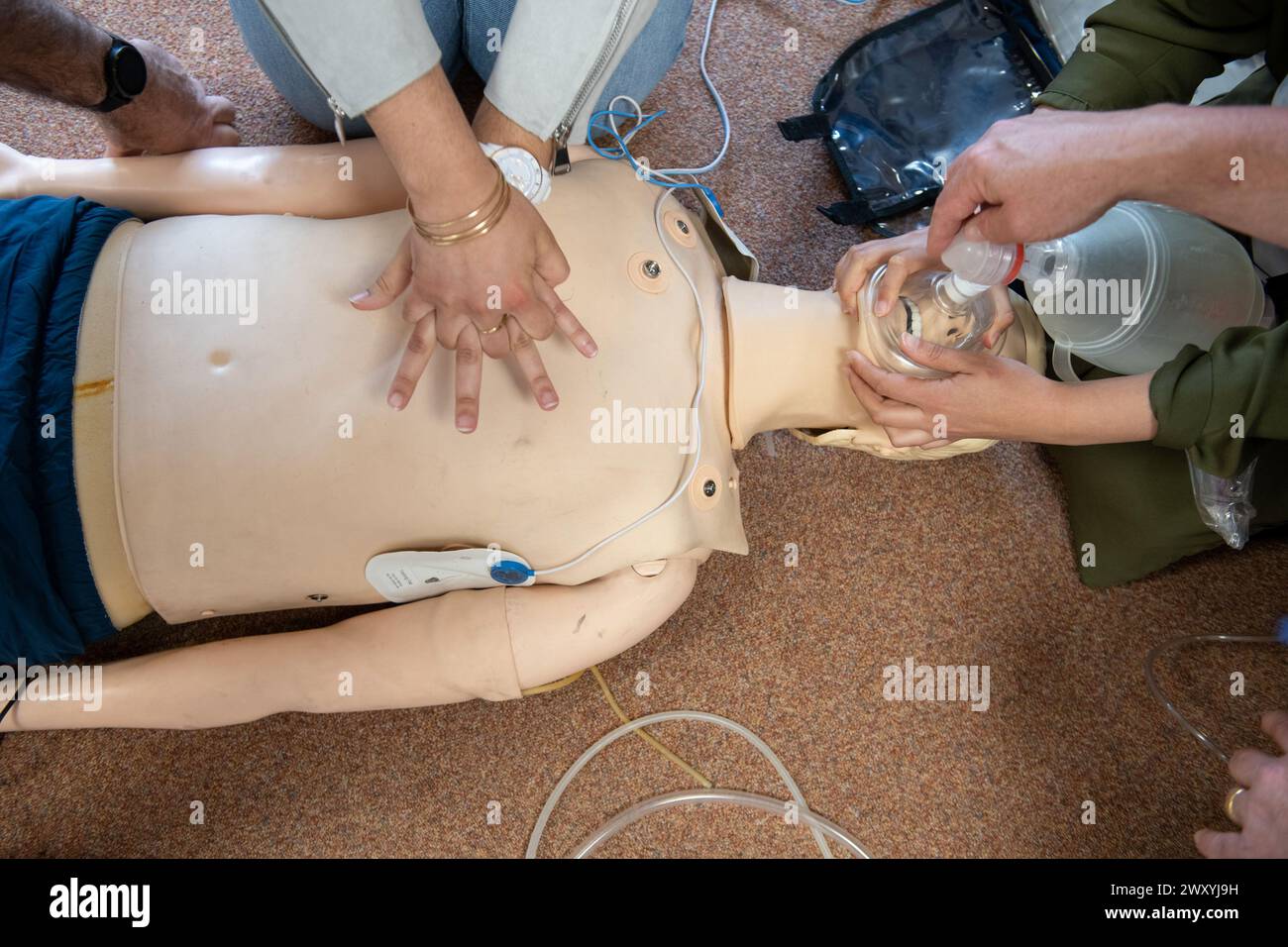 Privas (Francia sud-orientale): Giornata di tirocinanti, formazione di primo soccorso per medici in formazione (medici della casa) con scenari di giochi di ruolo in cui i partecipanti al corso Foto Stock