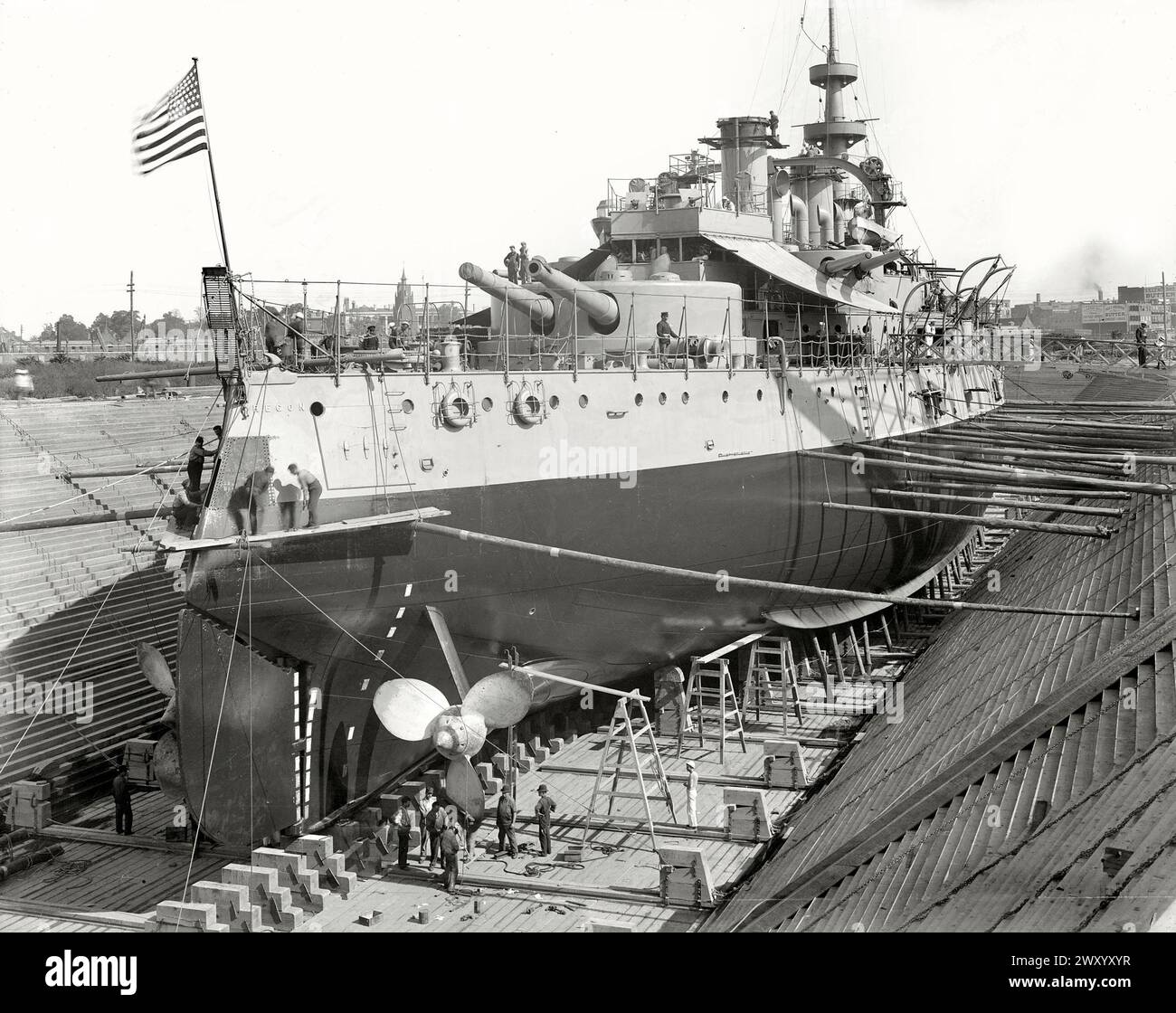 La USS Oregon (BB-3) fu il terzo e ultimo membro della classe Indiana di corazzate pre-dreadnought costruite per la United States Navy negli anni '1890 La battaglia di Santiago de Cuba 3 luglio 1898 Foto Stock