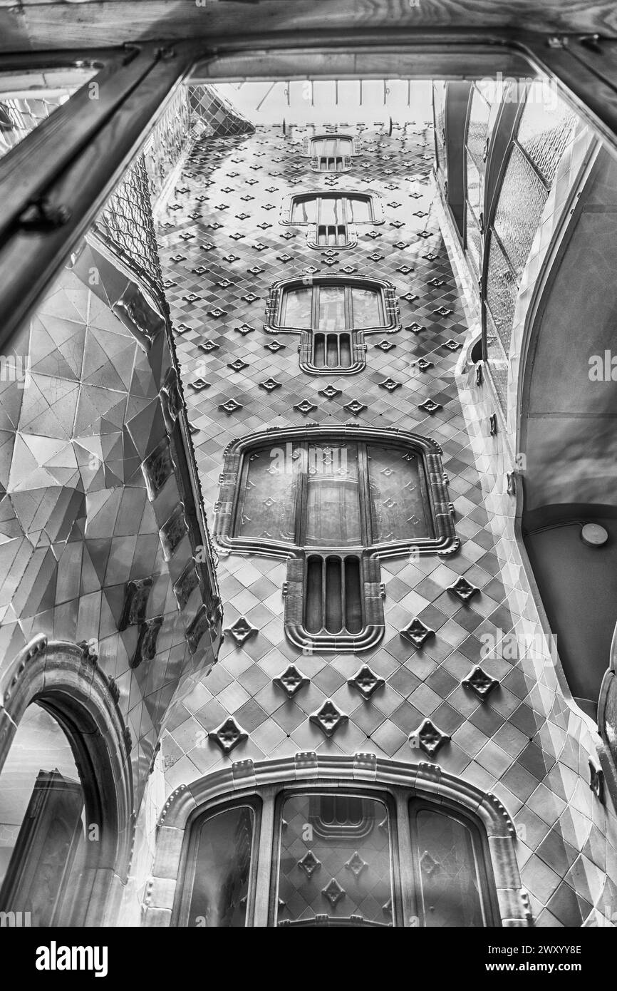 BARCELLONA - Agosto 9: Iconico faro all'interno di Casa Batllo, rinomato edificio progettato da Antoni Gaudi e simbolo di Barcellona, Catalogna, Spa Foto Stock