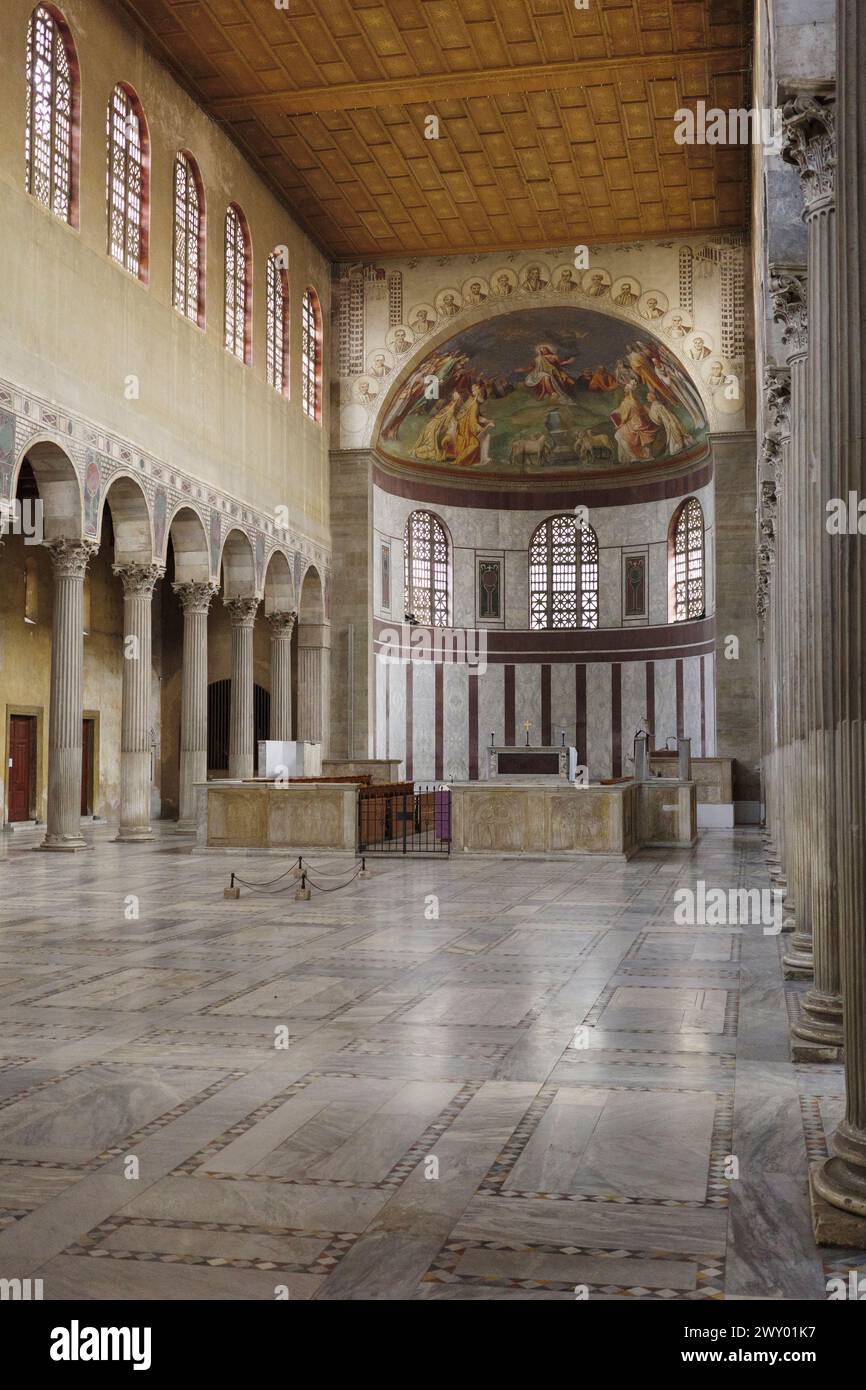 Roma. Italia. Basilica di Santa Sabina sull'Aventino (Basilica di Santa Sabina all'Aventino). Foto Stock