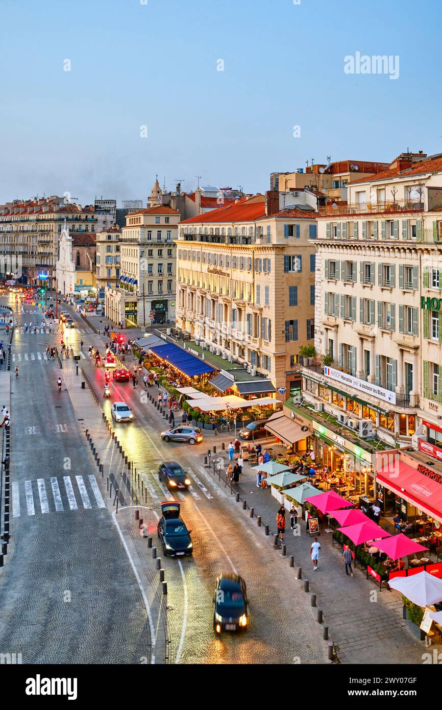 Il Porto Vecchio (Vieux Port) e il Quai des Belges, il centro della città, uno dei principali nodi di trasporto della città. Barche, tram e autobus, è un incrocio per tutti Foto Stock