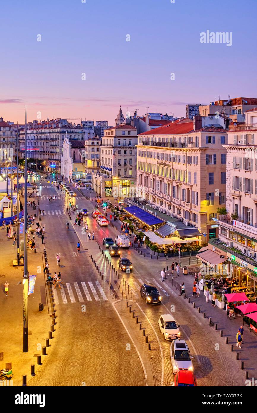Il Porto Vecchio (Vieux Port) e il Quai des Belges, il centro della città, uno dei principali nodi di trasporto della città. Barche, tram e autobus, è un incrocio per tutti Foto Stock