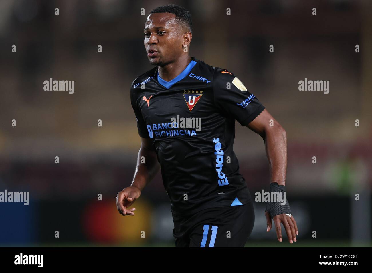 Lima, Perù. 3 aprile 2024. Michael Estrada della LDU de Quito durante la CONMEBOL Libertadores Cup, partita, gruppo D, data 1, tra l'Universitario de Deportes e la Liga Deportiva Universitaria de Quito ha giocato al Monumental Stadium il 2 aprile 2024 a Lima, in Perù. (Foto di Miguel Marrufo/PRESSINPHOTO) credito: PRESSINPHOTO SPORTS AGENCY/Alamy Live News Foto Stock