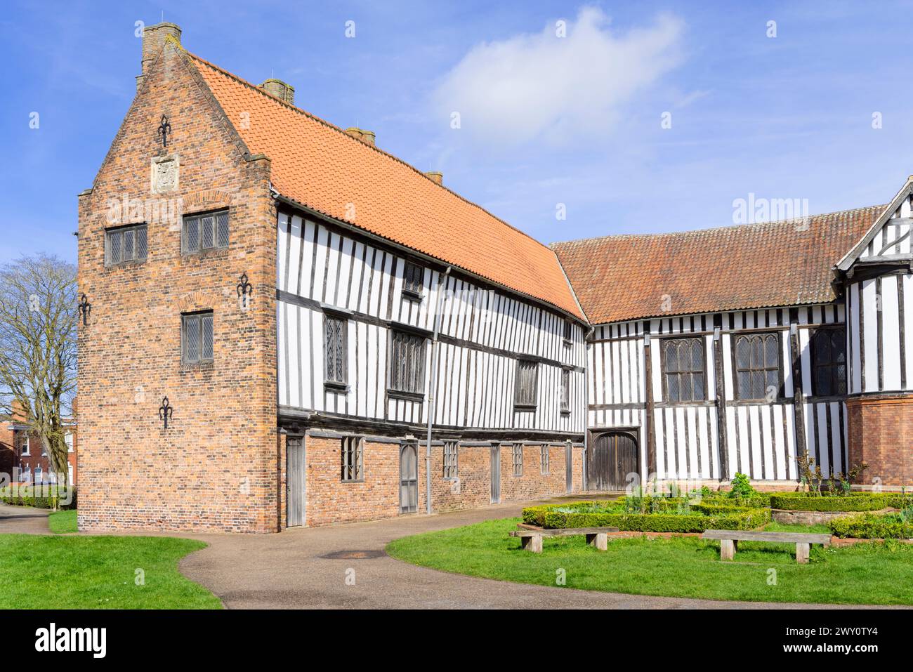 Gainsborough Old Hall residenza medievale esterno Gainsborough Lincolnshire Inghilterra Regno Unito GB Europa Foto Stock