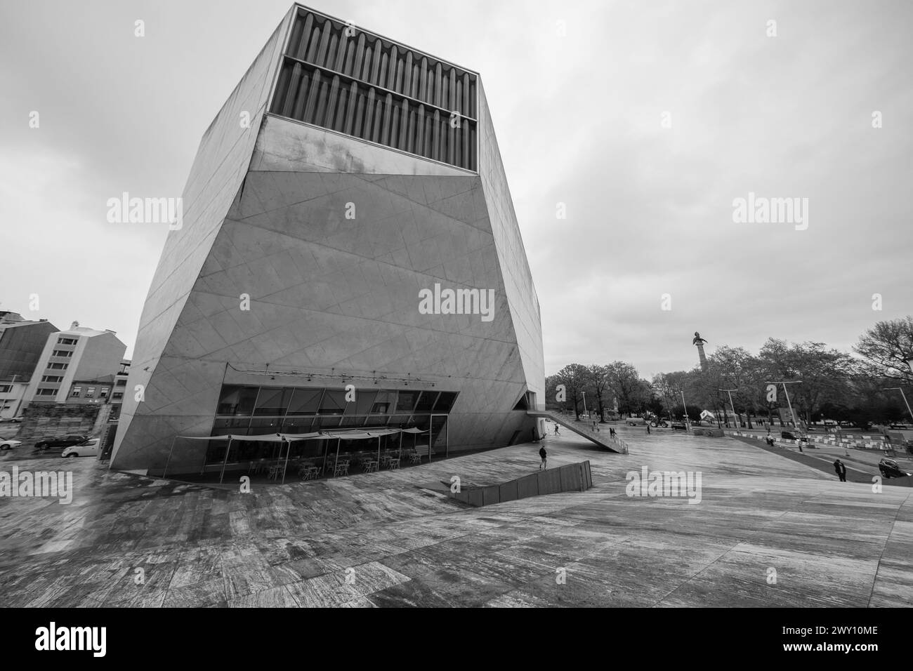 Vista della sala concerti Casa de musica dell'architetto Rem Koolhaas, inaugurata nel 2005, Portogallo, 3 aprile 2024 a Porto. Foto Stock