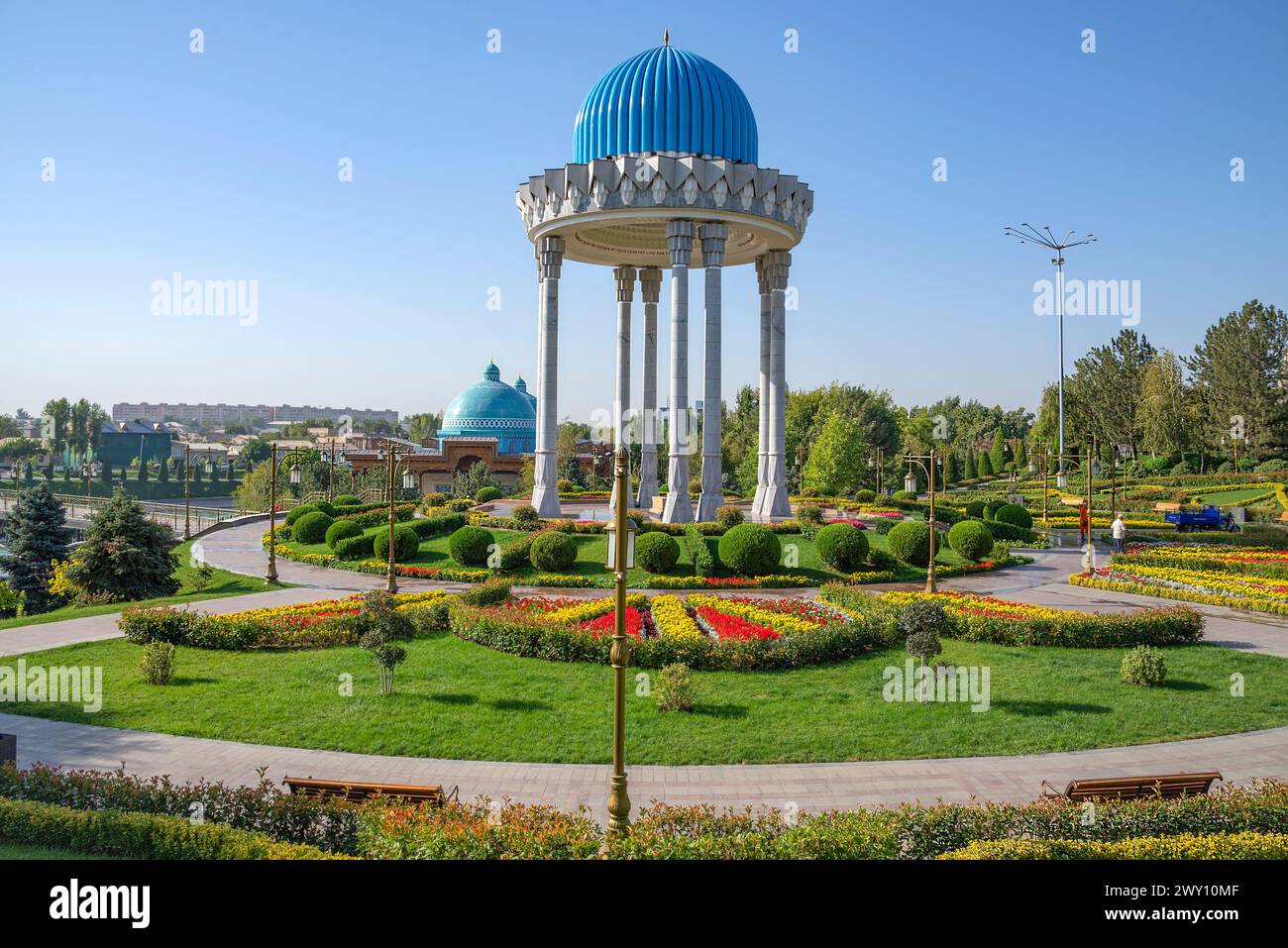 TASHKENT, UZBEKISTAN - 4 SETTEMBRE 2022: Mattina sul territorio del complesso commemorativo "in memoria delle vittime della repressione”. Tashkent, Uzbekistan Foto Stock