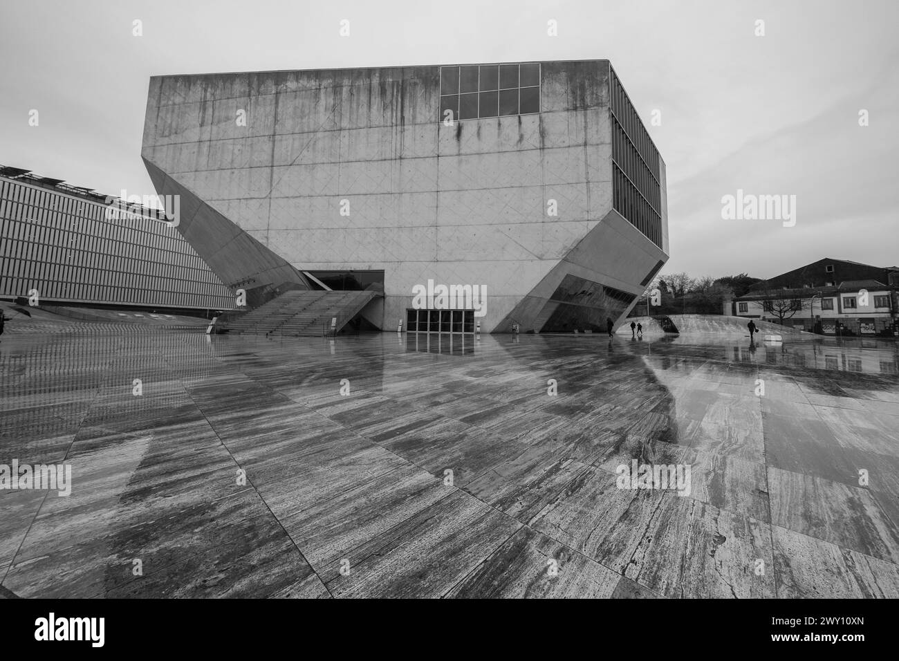 Vista della sala concerti Casa de musica dell'architetto Rem Koolhaas, inaugurata nel 2005, Portogallo, 3 aprile 2024 a Porto. Foto Stock