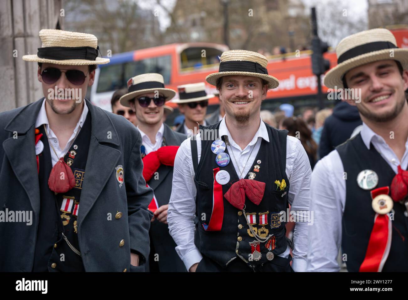 Londra, Regno Unito. 3 aprile 2024. The Svæveru, Norwegian School of Economics male Choir in visita a Londra per registrare alcune nuove canzoni e visitare le attrazioni di Londra Regno Unito crediti: Ian Davidson/Alamy Live News Foto Stock