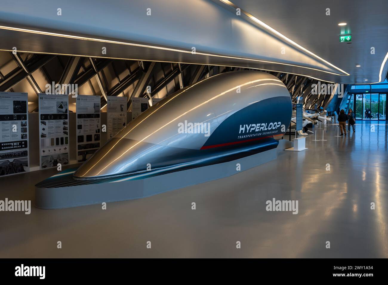 Hyperloop Transportation Technologies ricreazione nel Mobility City Technology Museum nel ponte di Zaha Hadid (Bridge Pavilion), Saragozza, Spagna Foto Stock