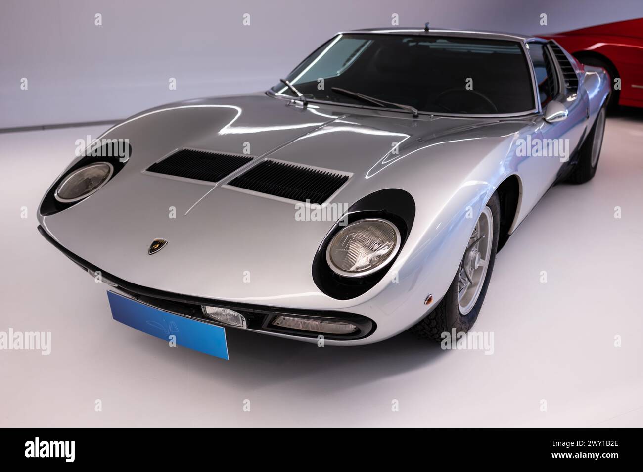 Lamborghini Miura P400 SV dal 1971. Mobility City Technology Museum nel Ponte di Zaha Hadid (Padiglione del ponte), Saragozza, Spagna Foto Stock