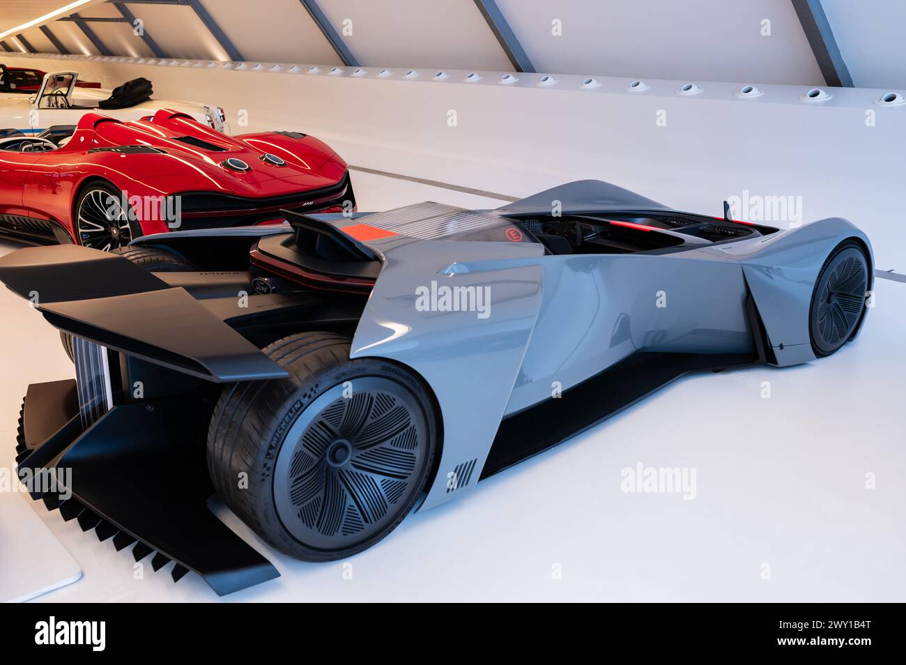 Ford Team Fordzilla P1 dal 2020. Mobility City Technology Museum nel Ponte di Zaha Hadid (Padiglione del ponte), Saragozza, Spagna Foto Stock