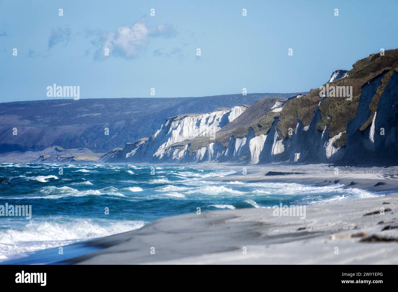 Rocce bianche sull'isola di Iturup, Kuriles meridionale Foto Stock