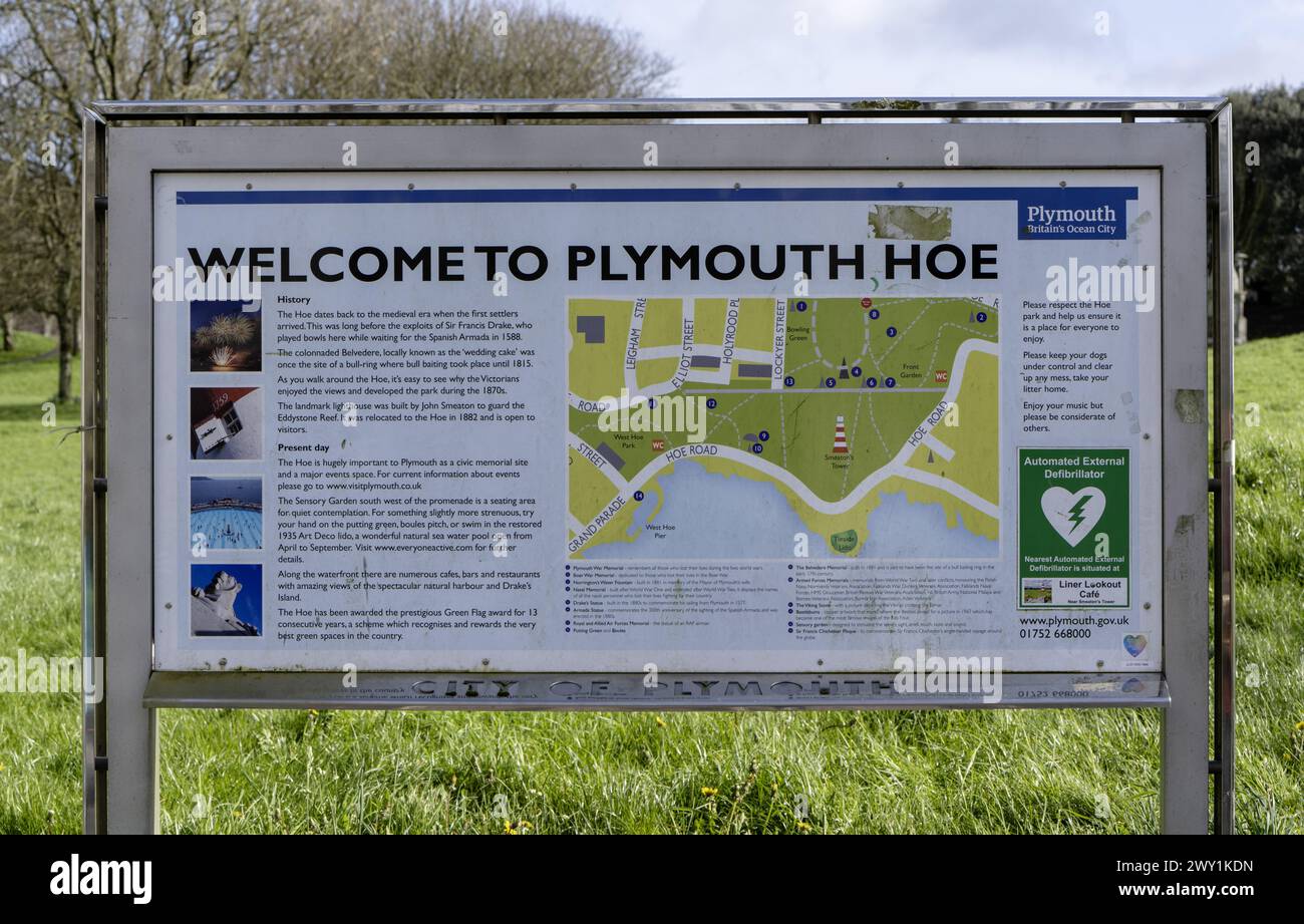 Benvenuto al cartello di Plymouth Hoe, Plymouth, Devon, Inghilterra, Regno Unito - benvenuto al cartello Foto Stock