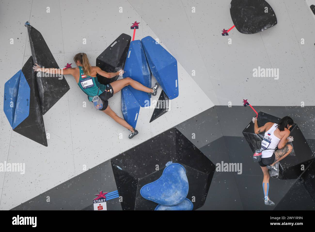 Mia Krampl (Slovenia), Jessica Pitz (Austria). Arrampicata sportiva. Campionati europei di Monaco 2022 Foto Stock