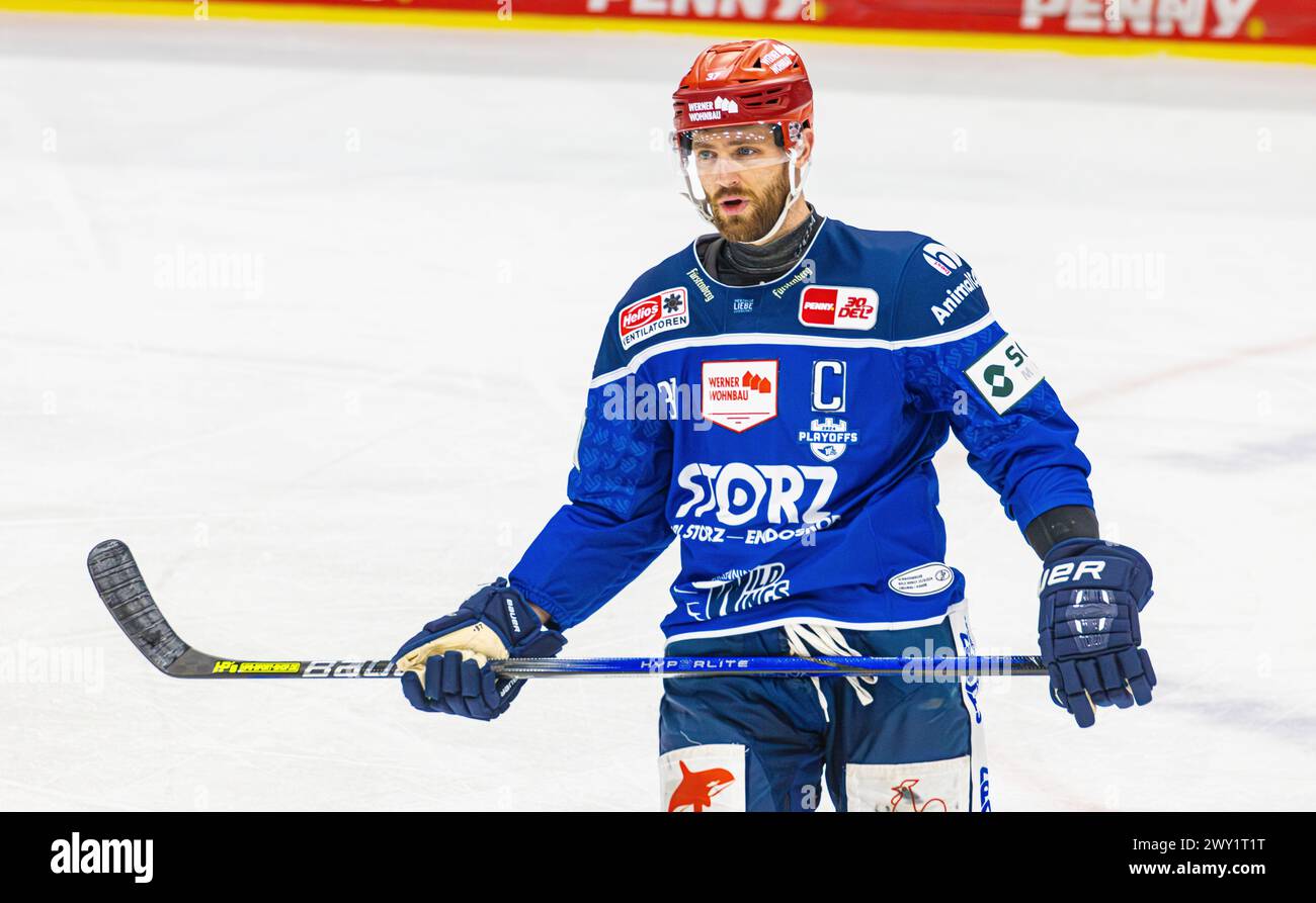 #37 Thomas Larkin, difensore e capitano Schwennninger Wild Wings. (Villingen-Schwenningen, Germania, 24.03.2024) Foto Stock