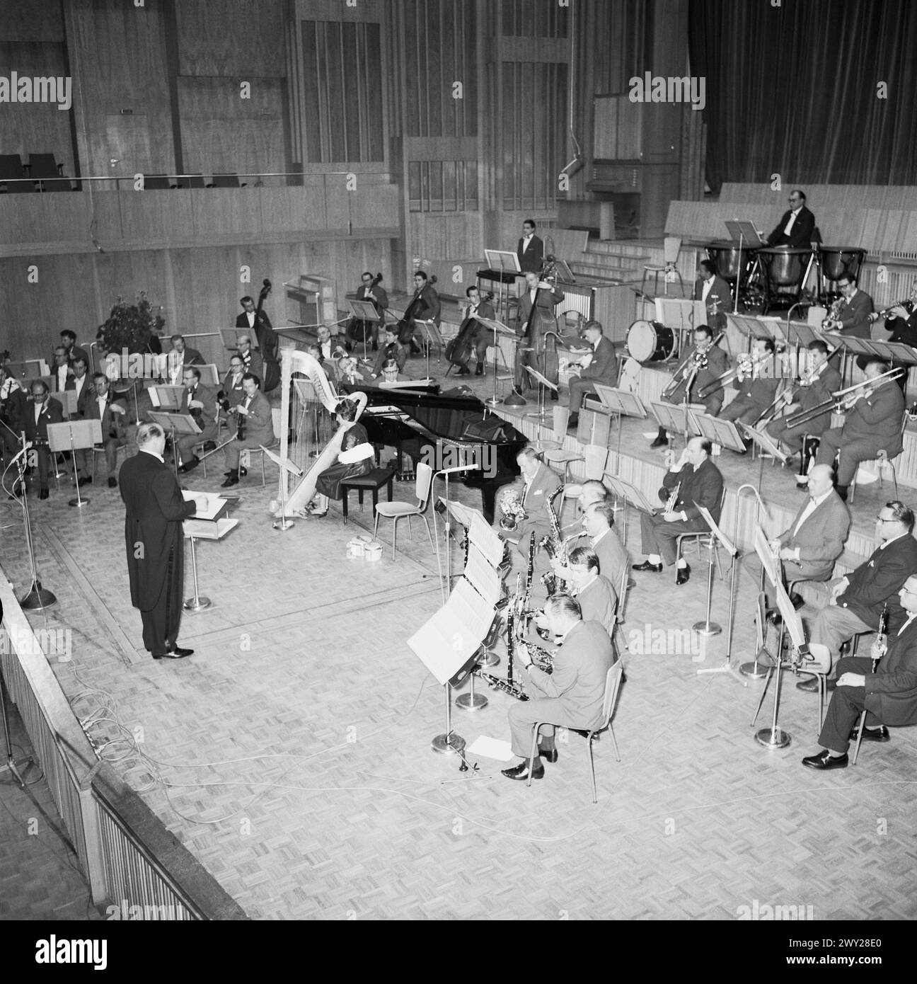 SFB-Tanzorchester, dirigiert von William Greihs, Berlino 1964. Foto Stock