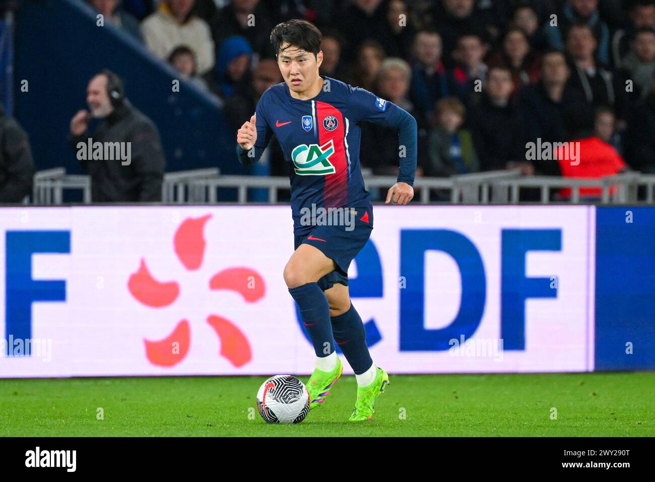 Parigi, Francia. 3 aprile 2024. PARIGI, FRANCIA - 3 APRILE: Kang-in Lee del Paris Saint-Germain corre con il pallone durante la semifinale di Coppa di Francia tra il Paris Saint-Germain e lo Stade Rennais al Parc des Princes il 3 aprile 2024 a Parigi, Francia. (Foto di Matthieu Mirville/Agenzia BSR) credito: Agenzia BSR/Alamy Live News Foto Stock