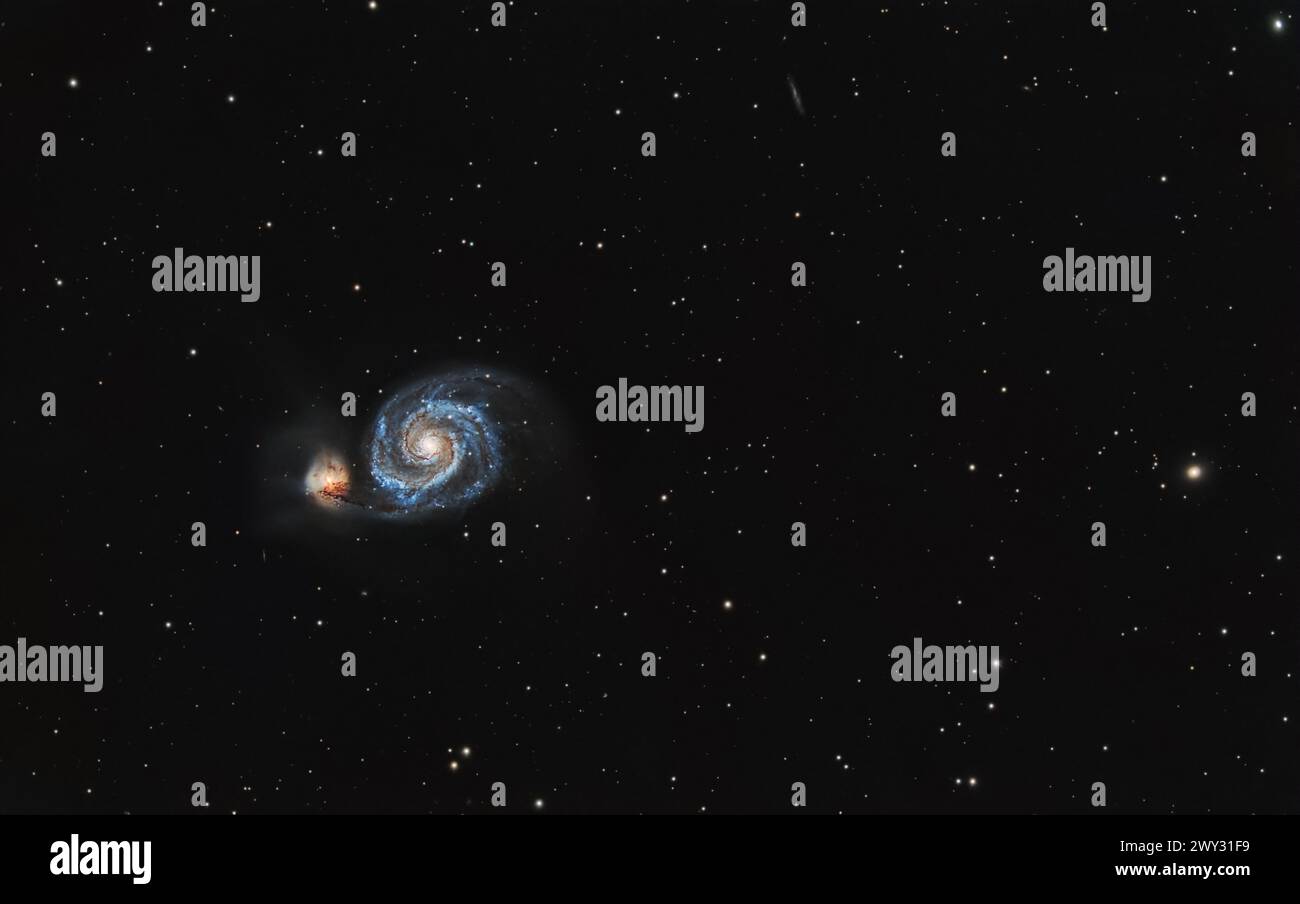 Vista ipnotizzante della M51, la Galassia Whirlpool, presa dal mio osservatorio sul cortile. Foto Stock