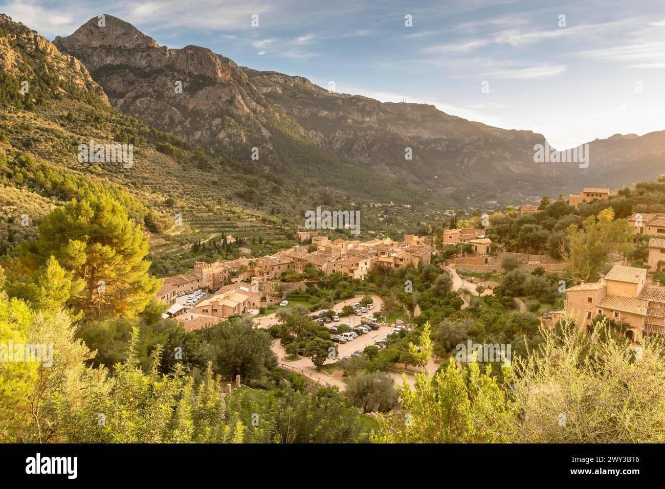 Splendida vista di Casc Antico Fornalutx, Maiorca, Spagna Foto Stock