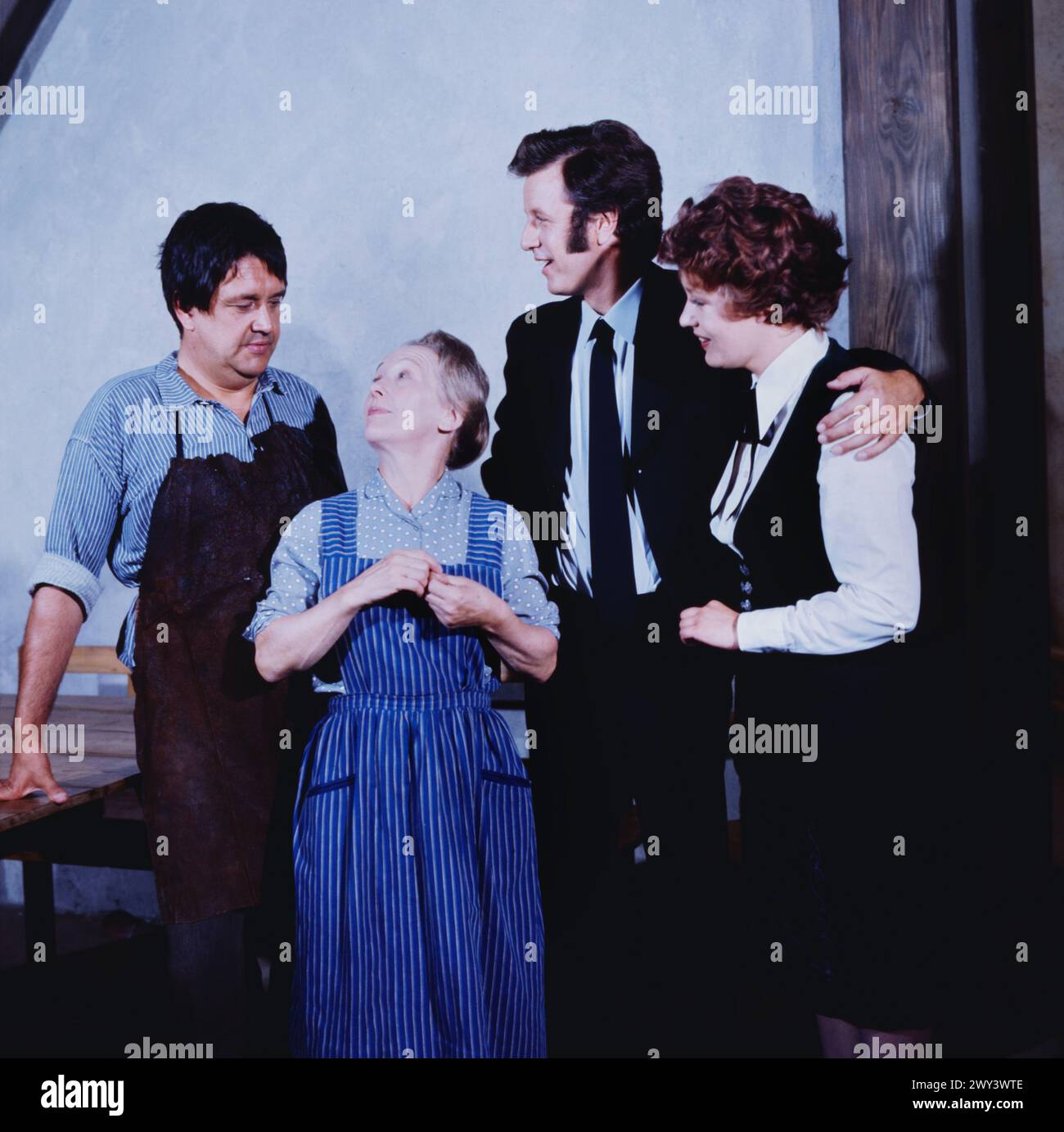 Thomas auf der Himmelsleiter, Theateraufführung nach dem Bühnenstück von Maximilian Vitus, Deutschland 1975, Darsteller: Max Grießer, Erni Singerl, Gerhard Lippert, Katharina de Bruyn Foto Stock