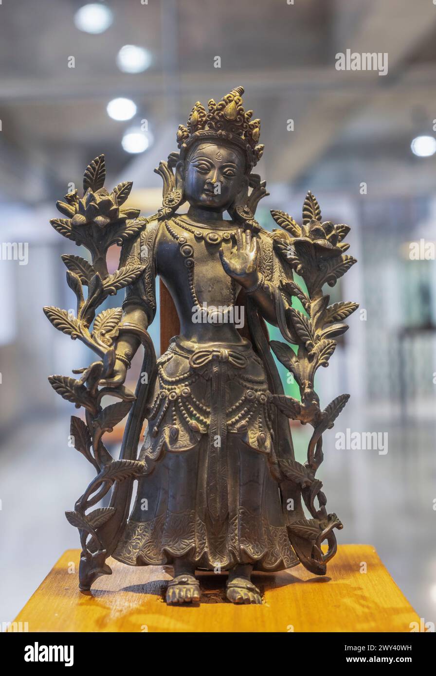 Manjushri, XV secolo, bronzo, Nepal, Museum and Art Gallery, Chandigarh, India Foto Stock