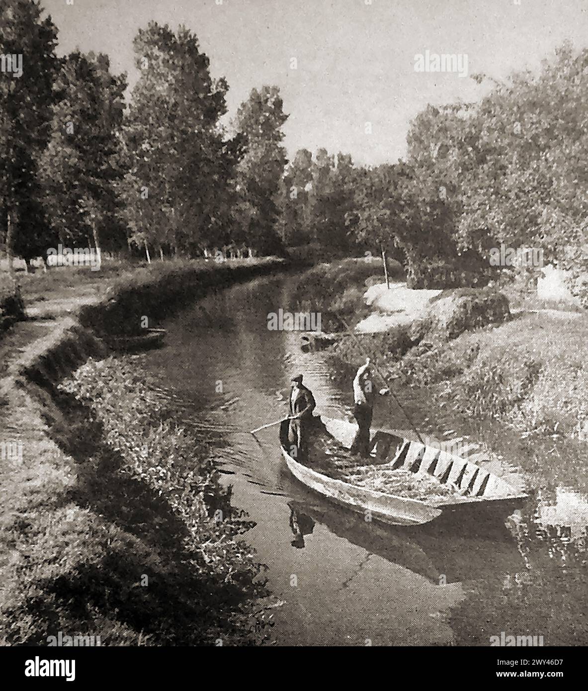 Francia 1939 - un punt su un corso d'acqua a Guyenne -France 1939 - un punt sur une voie d'eau à Guyenne Foto Stock