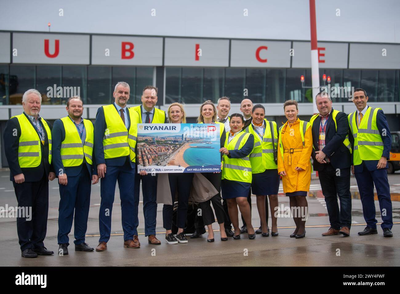 Pardubice, Repubblica Ceca. 4 aprile 2024. Ryanair lancia voli da Pardubice a Barcellona-Girona in Spagna a Pardubice, Repubblica Ceca, 4 aprile 2024. Crediti: Josef Vostarek/CTK Photo/Alamy Live News Foto Stock