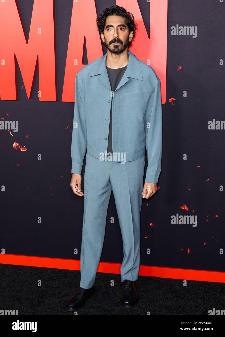 HOLLYWOOD, LOS ANGELES, CALIFORNIA, USA - 3 APRILE: Dev Patel arriva alla prima di Los Angeles della Universal Pictures 'Monkey Man' tenutasi al TCL Chinese Theatre IMAX il 3 aprile 2024 a Hollywood, Los Angeles, California, Stati Uniti. (Foto di Xavier Collin/Image Press Agency) Foto Stock