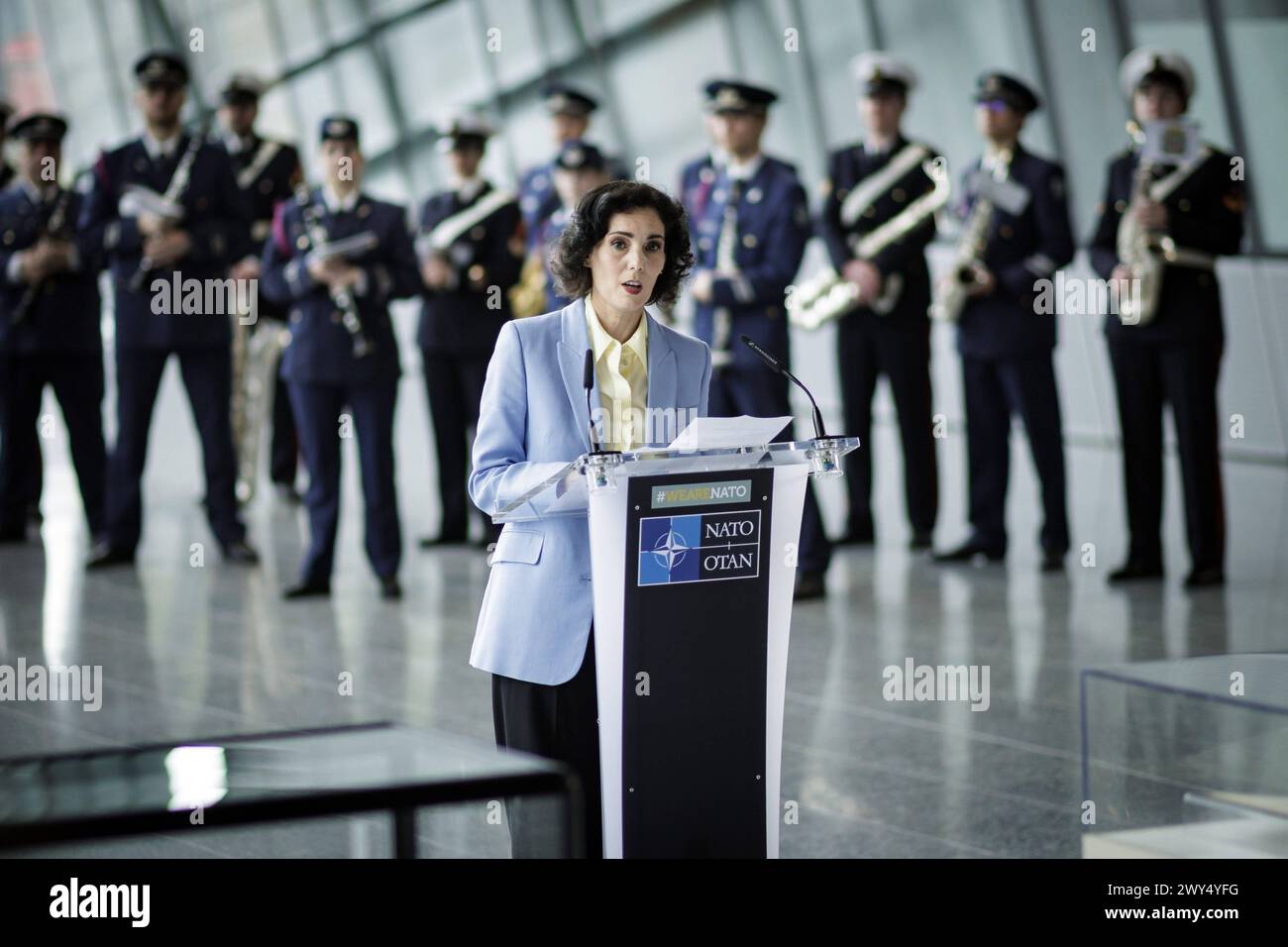 Hadja Lahbib, Aussenministerin von Belgien, aufgenommen im Rahmen der Zeremonie anlaesslich des 75. Jahrestages der Unterzeichnung der Gruendungsurkunde des Nordatlantik-Vertrags. Bruessel, 04.04.2024. Fotografiert im Auftrag des Auswaertigen Amtes. Bruessel Berlgien **** Hadja Lahbib, ministro degli Esteri del Belgio, fotografato durante la cerimonia in occasione del 75° anniversario della firma del documento di fondazione del Trattato del Nord Atlantico di Bruxelles, 04 04 2024 fotografato a nome del Ministero degli Esteri di Bruxelles Belgio Copyright: xJaninexSchmitzxAAxphotothek.dex Foto Stock