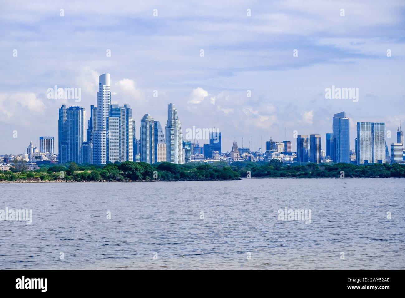 Buenos Aires, Argentinien - Skyline von Buenos Aires am Rio de la Plata. Buenos Aires Buenos Aires Argentinien **** Buenos Aires, Argentina Skyline di Buenos Aires sul Rio de la Plata Buenos Aires Buenos Aires Argentina Foto Stock