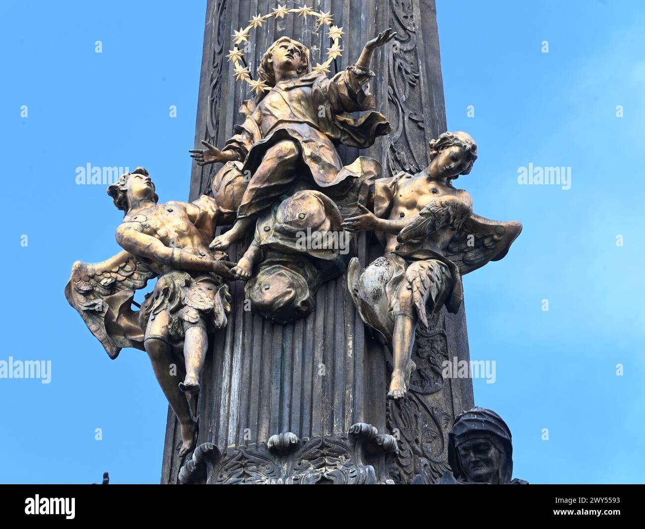 Olomouc, Repubblica Ceca. 4 aprile 2024. Monumento barocco (colonna della Trinità) la colonna della Santissima Trinità (Sloup Nejsvetejsi Trojice) a Olomouc, Repubblica Ceca, 4 aprile 2024, fu costruita tra il 1716 e il 1754. Nel 2000 è stato iscritto nella lista del patrimonio mondiale dell'UNESCO. Verrà ripristinato. Crediti: Ludek Perina/CTK Photo/Alamy Live News Foto Stock