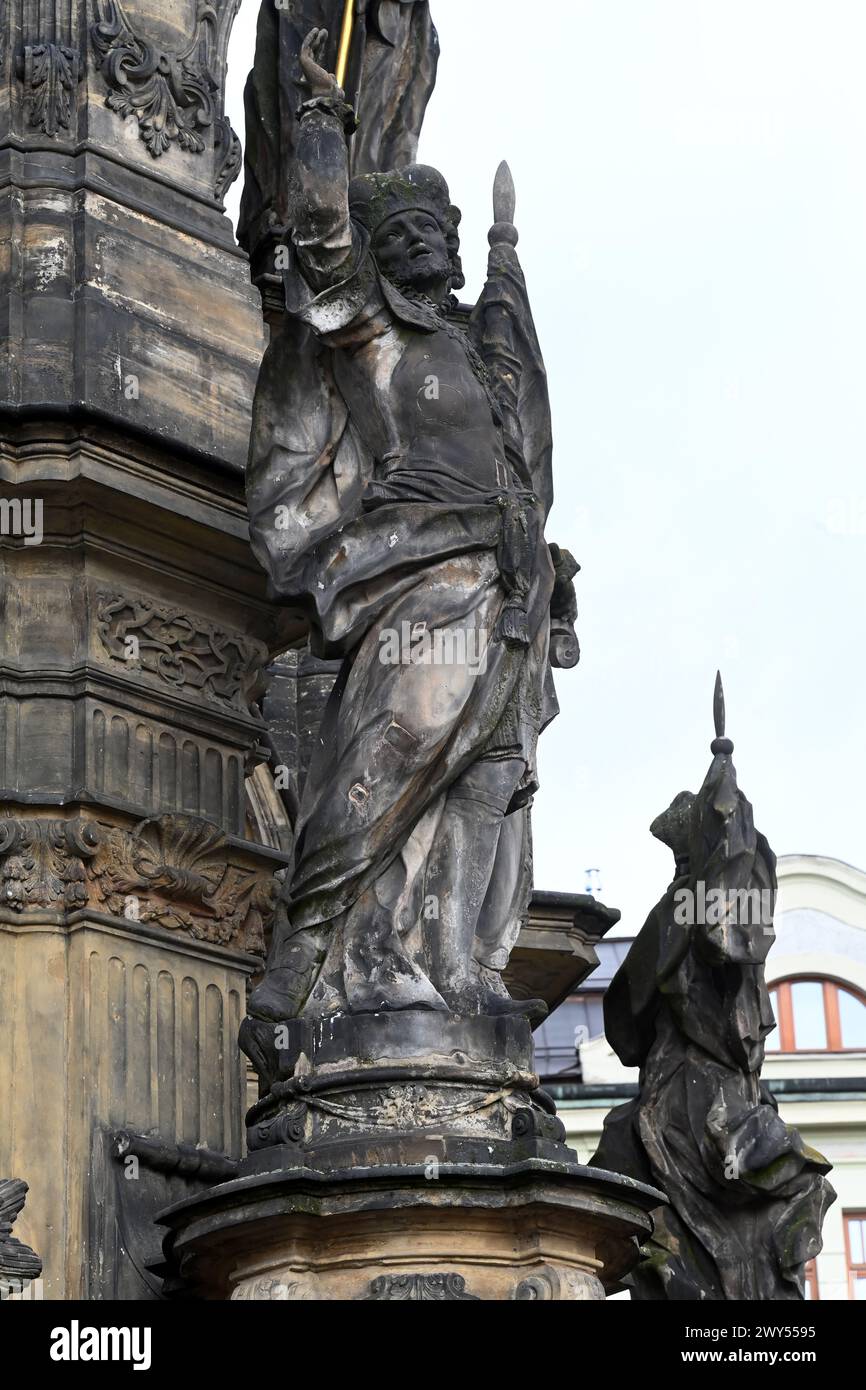 Olomouc, Repubblica Ceca. 4 aprile 2024. Monumento barocco (colonna della Trinità) la colonna della Santissima Trinità (Sloup Nejsvetejsi Trojice) a Olomouc, Repubblica Ceca, 4 aprile 2024, fu costruita tra il 1716 e il 1754. Nel 2000 è stato iscritto nella lista del patrimonio mondiale dell'UNESCO. Verrà ripristinato. Crediti: Ludek Perina/CTK Photo/Alamy Live News Foto Stock