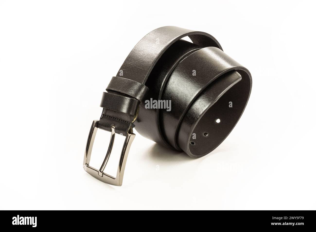 Pantaloni in tessuto in ecopelle cintura nera e marrone isolata su sfondo bianco, stile alla moda Foto Stock
