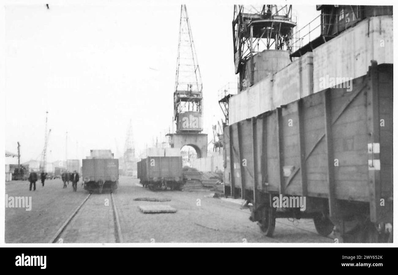 PORTO DI ANVERSA IN PIENO SVOLGIMENTO - come lo scarico è uno. , British Army, 21st Army Group Foto Stock