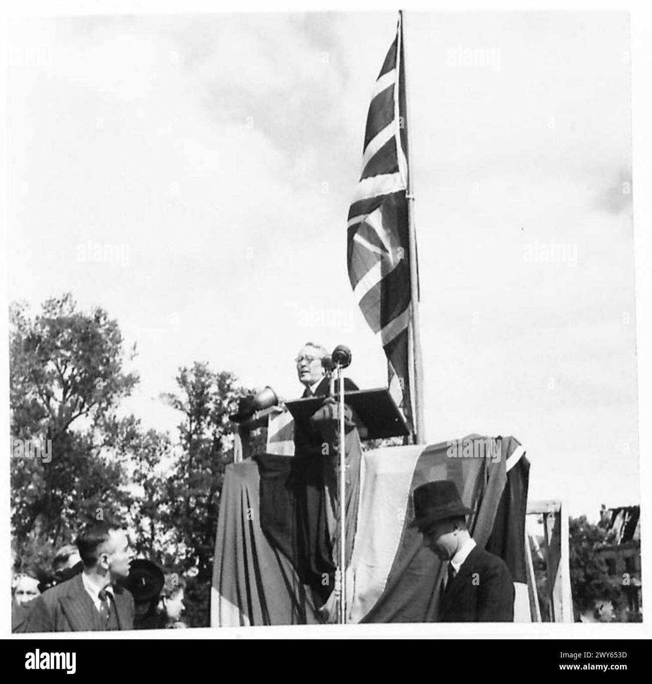 L'Arnhem Memorial è stato inaugurato con un discorso pronunciato dal governatore provinciale, in commemorazione del personale militare, sotto l'esercito britannico del Reno. Foto Stock