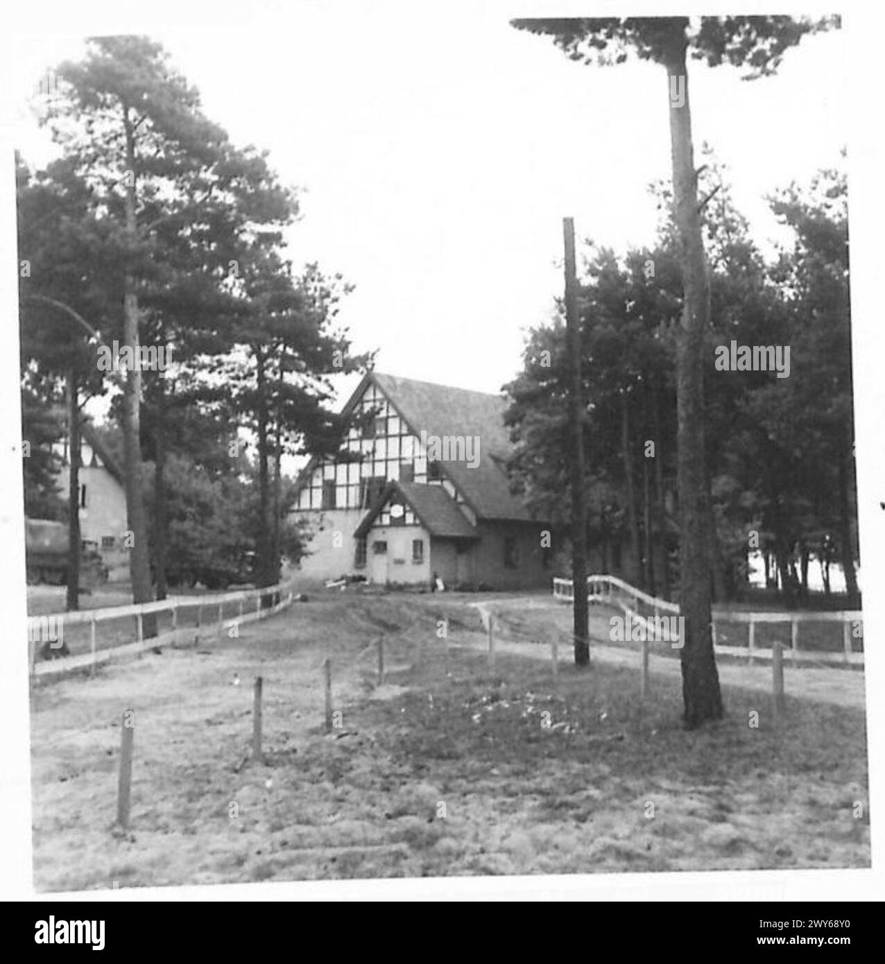Vista del Maryknoll Catholic Retreat Centre a Mardorf e dell'area circostante, dell'Esercito britannico del Reno, Europa del dopoguerra, 1945. Foto Stock