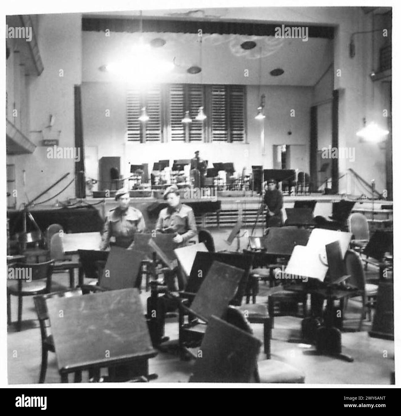 Il grande studio di Reichsender Hamburg è ora gestito dal British Army, 21st Army Group, durante la seconda guerra mondiale Foto Stock