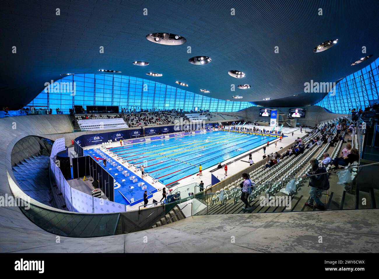 LONDRA, REGNO UNITO. 4 aprile 2024. Una vista generale dell'interno della piscina durante lo Speedo Aquatics GB Swimming Championships 2024 - 3° giorno al London Aquatics Centre giovedì 4 aprile 2024. LONDRA, INGHILTERRA. Crediti: Taka G Wu/Alamy Live News Foto Stock