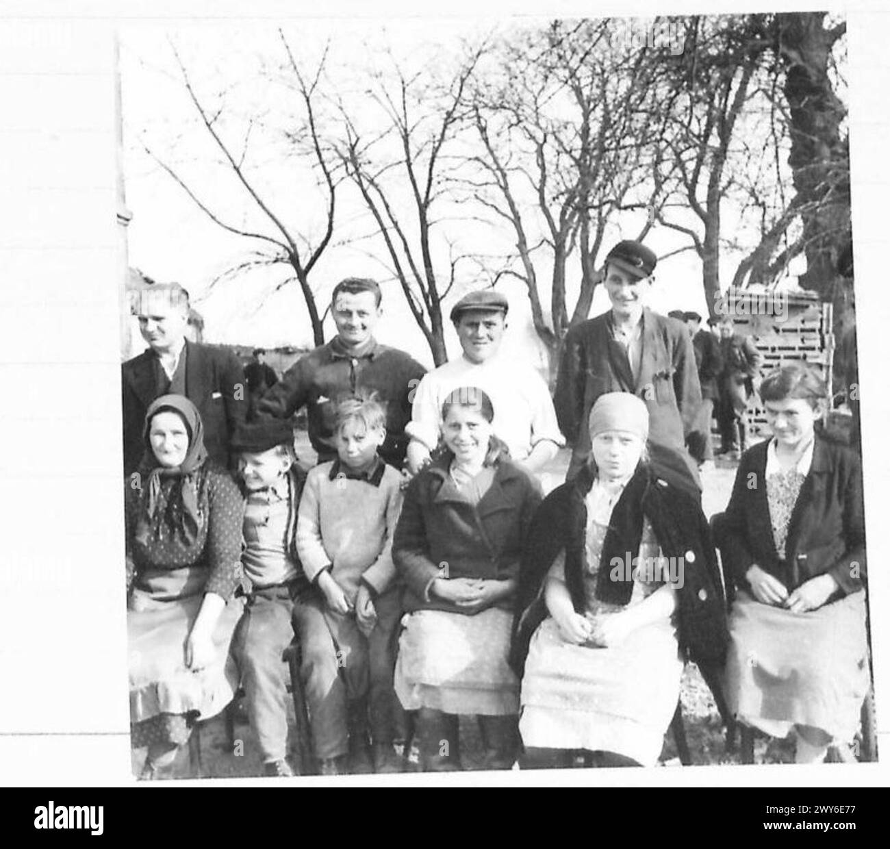 Un gruppo di prigionieri russi catturati dalle forze tedesche a Stalingrado è ora sotto la custodia dell'esercito britannico. Foto Stock