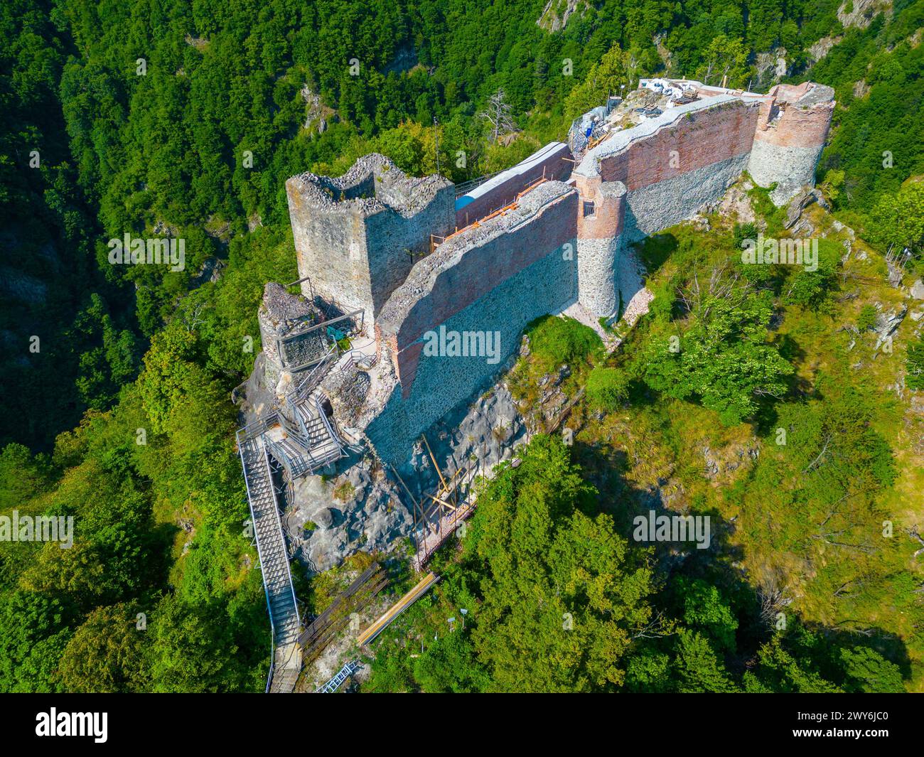 Vista panoramica della Cittadella di Poenari in Romania Foto Stock