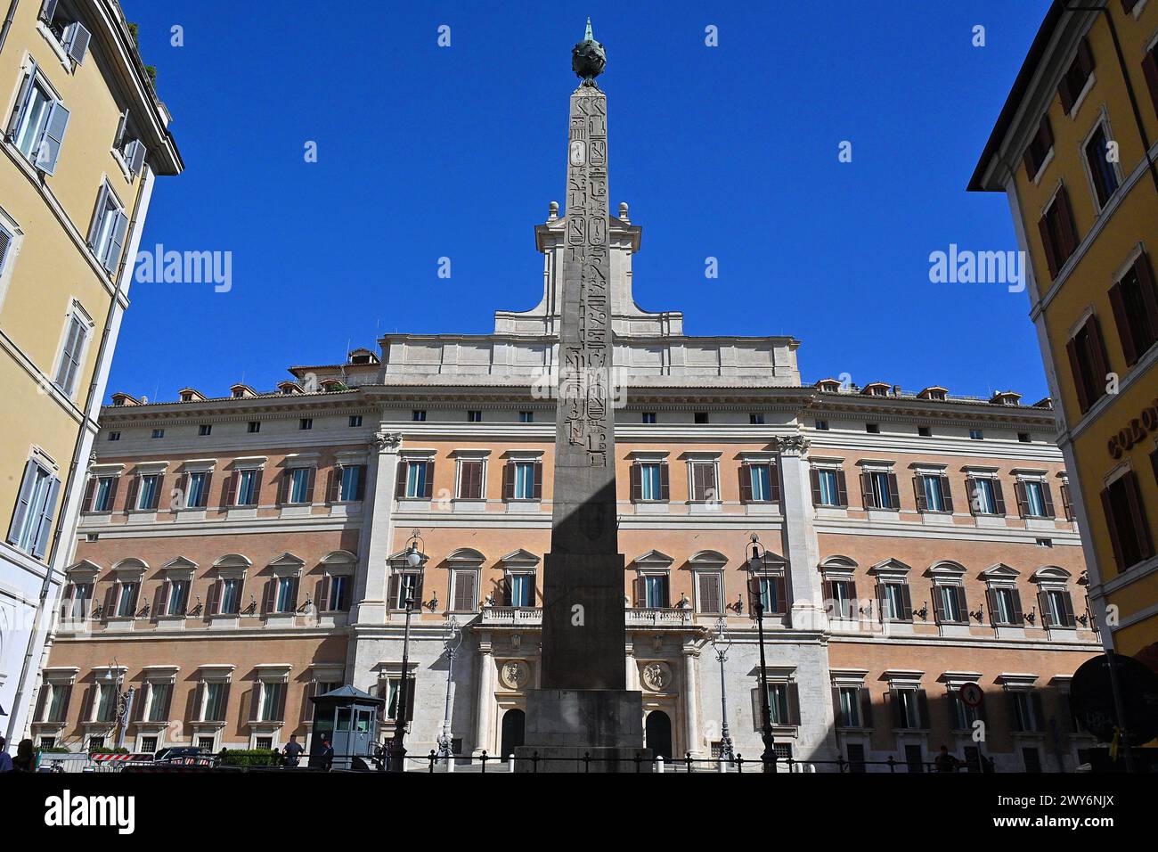 Italia, Roma: Palazzo Montecitorio, un palazzo a Roma e sede della camera dei deputati, la camera bassa del Parlamento italiano, e i suoi scavi Foto Stock