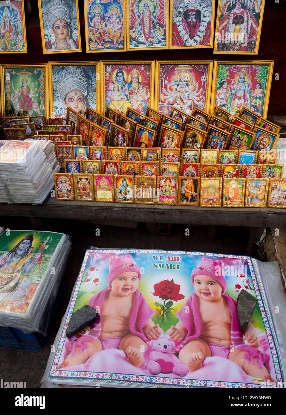 India, Kolkata, manufatti religiosi indù Foto Stock