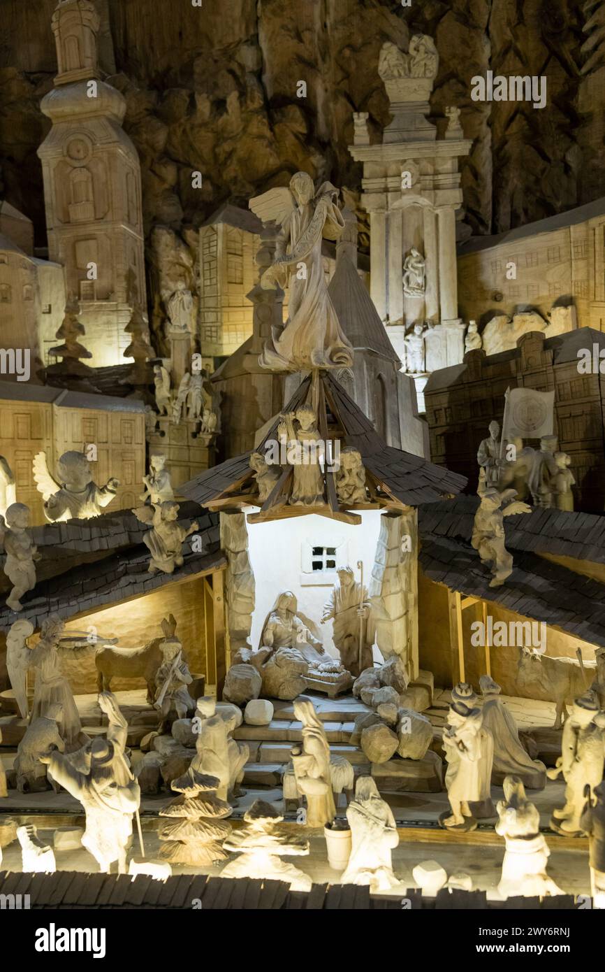 BANSKA STIAVNICA, SLOVACCHIA - 9 Mar 2024: La famosa Betlemme scolpita in legno. Incredibile scultura animata in legno, con più di 800 figure ed e Foto Stock