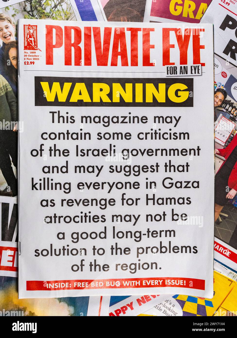 "Attenzione: Questa rivista ..." Copertina della rivista Private Eye nell'edizione 20 ottobre-2 novembre (n. 1609) a seguito dell'attacco di Hamas a Israele Foto Stock