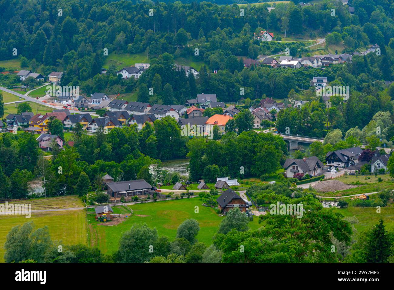 Vista aerea della città slovena Radovljica Foto Stock
