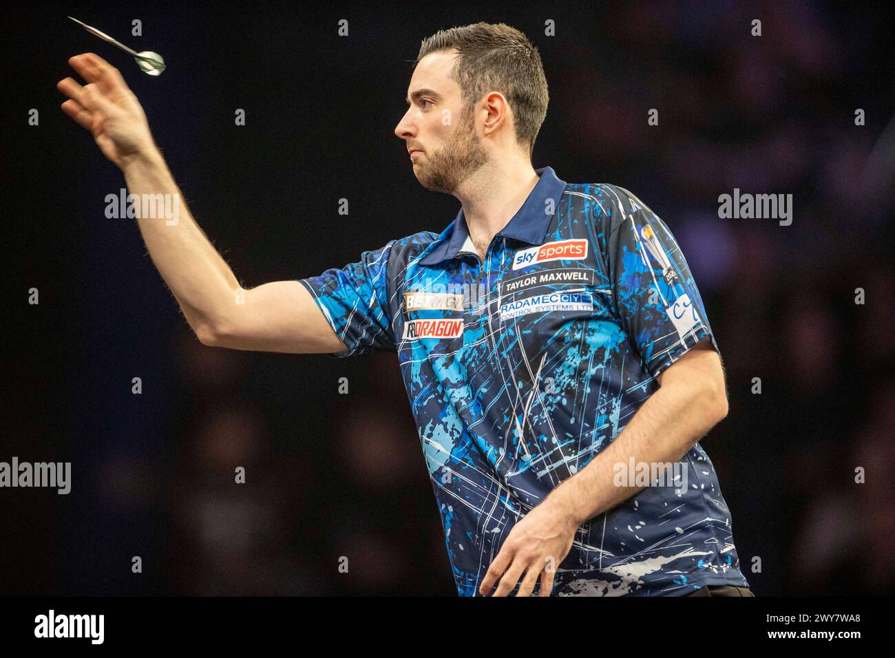 AO Arena, Manchester, Regno Unito. 4 aprile 2024. 2024 PDC Premier League Darts Manchester Night 10; Luke Humphries durante il suo quarto di finale contro Michael Smith Credit: Action Plus Sports/Alamy Live News Foto Stock