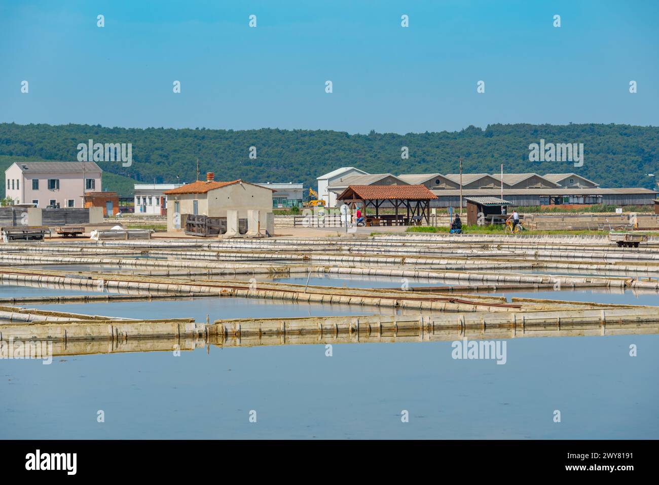Impianti industriali del Parco naturale Secovje Saltpans in Slovenia Foto Stock