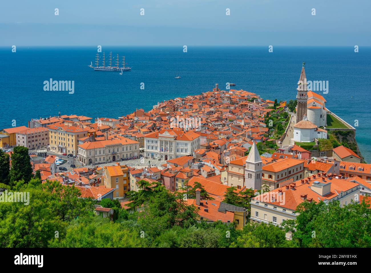 Vista aerea di Pirano presa dalla vecchia fortificazione, la Slovenia Foto Stock