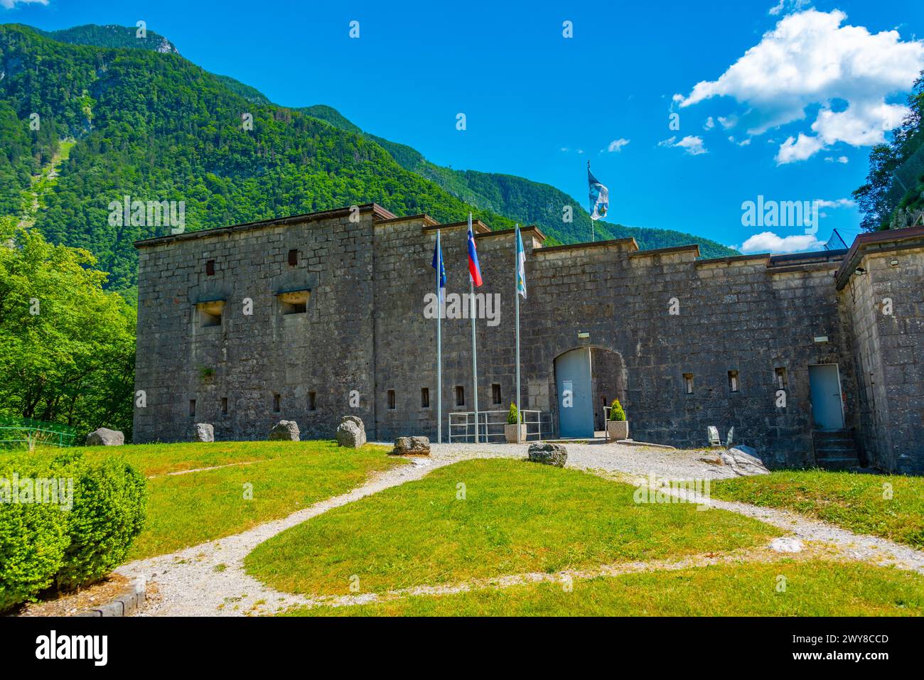Fortezza di Kluze in Slovenia vista durante una giornata di sole Foto Stock