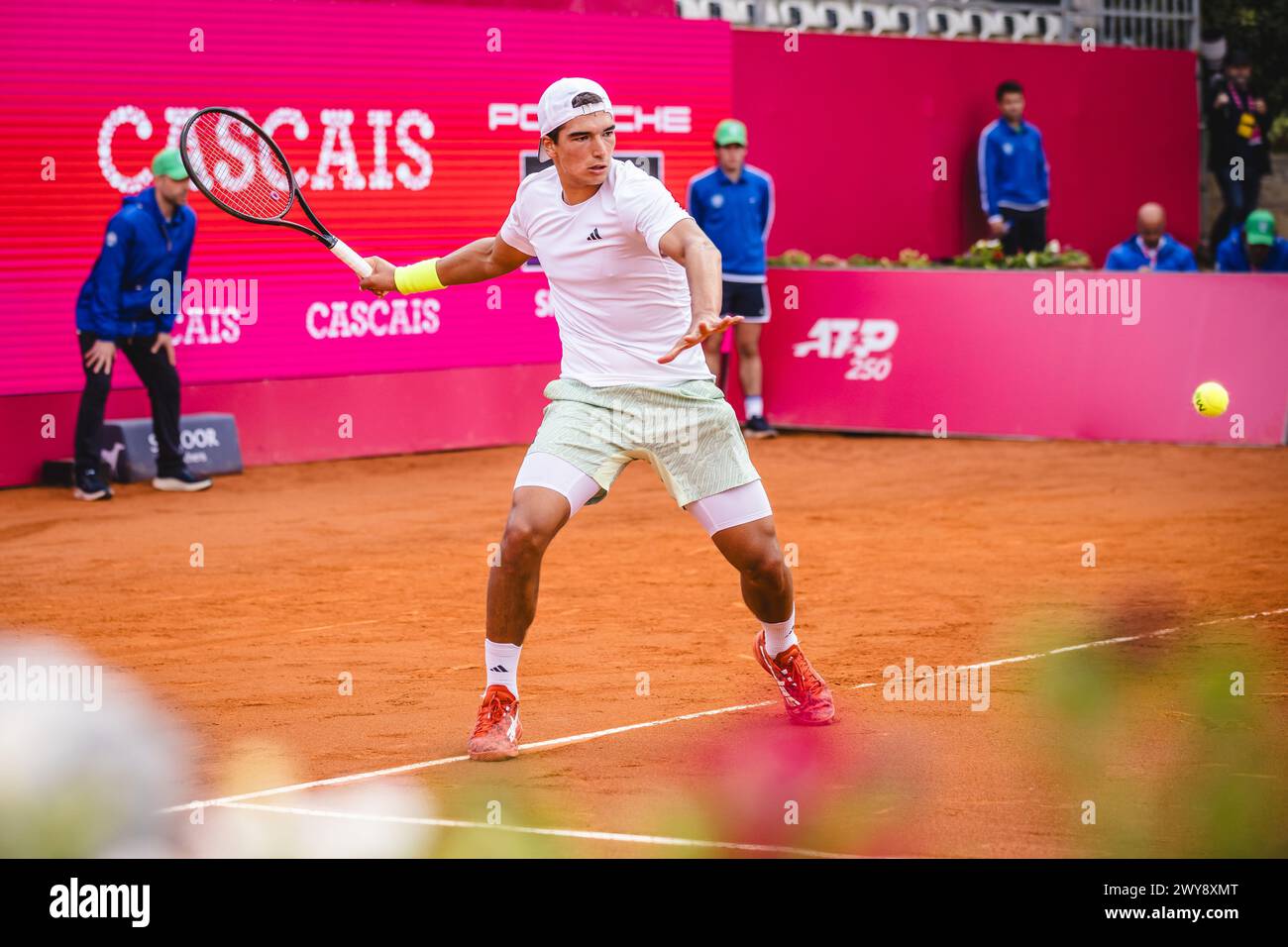 Estoril, Portogallo. 3 aprile 2024. Henrique Rocha dal Portogallo in azione durante la partita tra Henrique Rocha dal Portogallo e Gael Monfils dalla Francia per le qualificazioni del Millennium Estoril Open ATP 250 torneo di tennis 2024 al Clube de Tenis do Estoril. Gael vince contro Henrique 7-5, 7-5 (foto di Henrique Casinhas/SOPA Images/Sipa USA) credito: SIPA USA/Alamy Live News Foto Stock